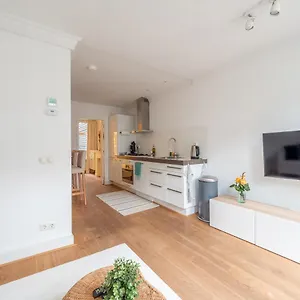  Homestay Riverbridge - Historic Center Canal District Netherlands